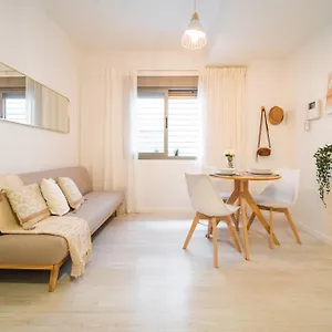 twinsuites-malaga.hotelsinnerja.org/